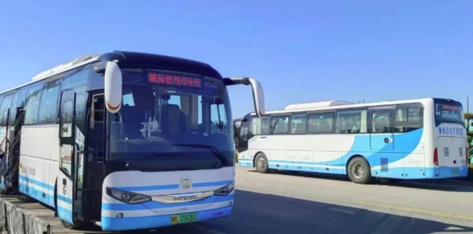 乘坐城際4號(hào)線，打卡布魯維斯、那香海、海草部落，連線貓頭山、火炬八街。